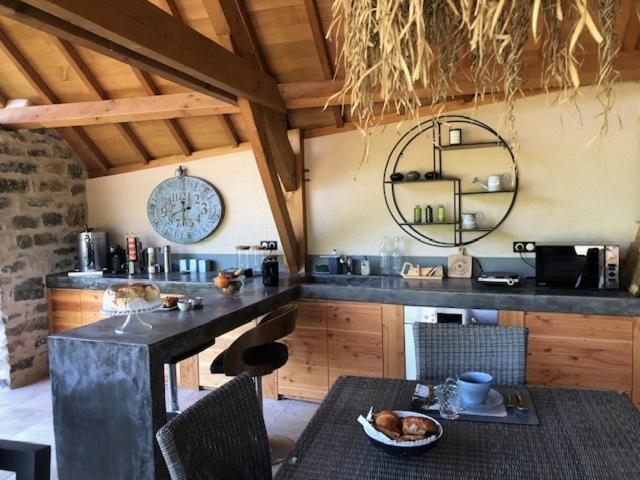 Agreable Chambre D Hote Avec Piscine Et Jacuzzi Thegra Luaran gambar